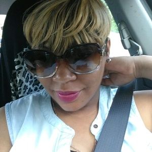 Meet your Posher, Lachelle